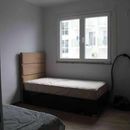 Seaside 10m, 6beds Appartement Shëngjin