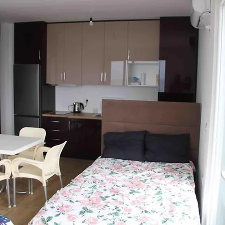 Seaside 10m, 6beds * Shëngjin