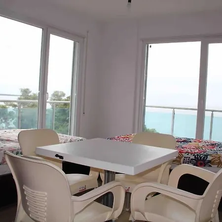 Seaside 10m, 6beds Appartement