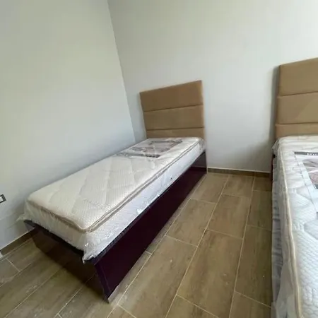 Seaside 10m, 6beds *